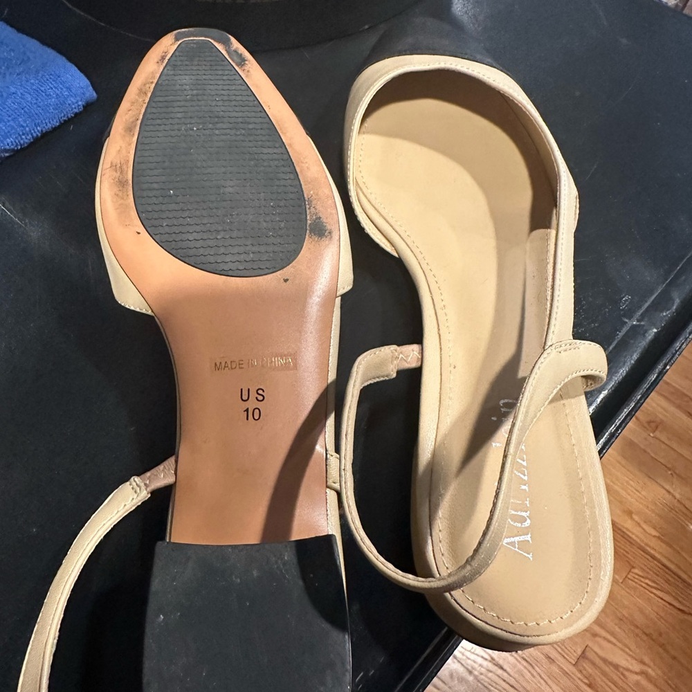 Beige and Black Slingback Flats - Picture 4 of 4